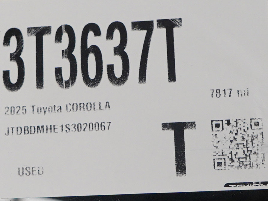 Used 2025 Toyota Corolla LE image 26