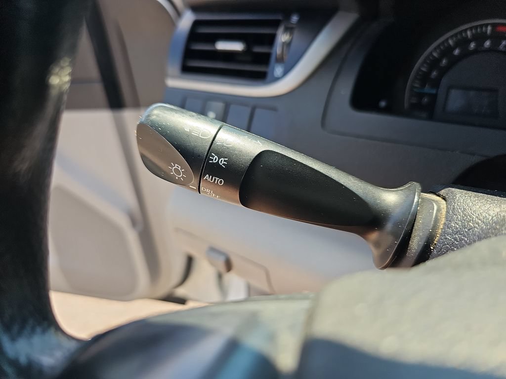 Used 2014 Toyota Camry LE FWD image 35