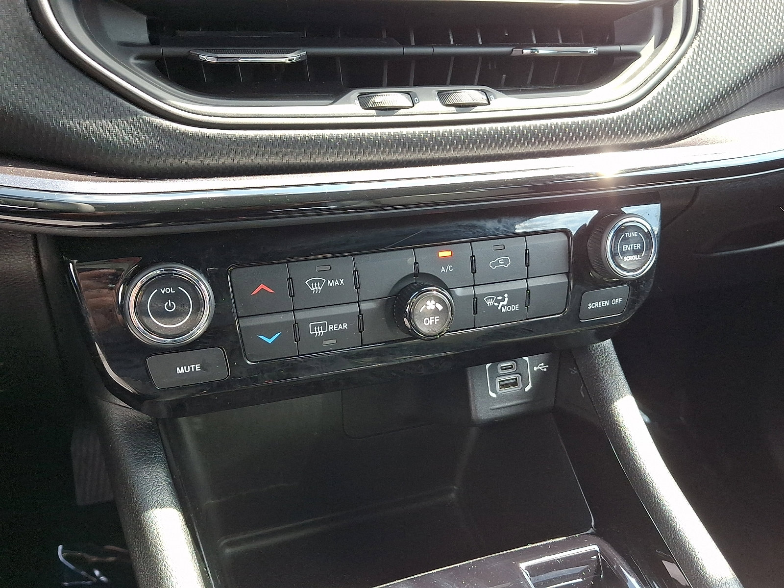Certified 2022 Jeep Compass Latitude image 16