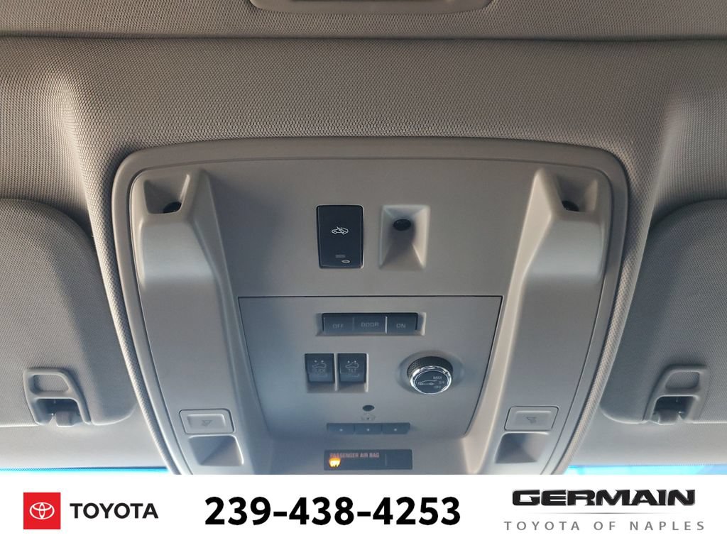 Used 2016 Cadillac Escalade Premium AWD/4WD image 35