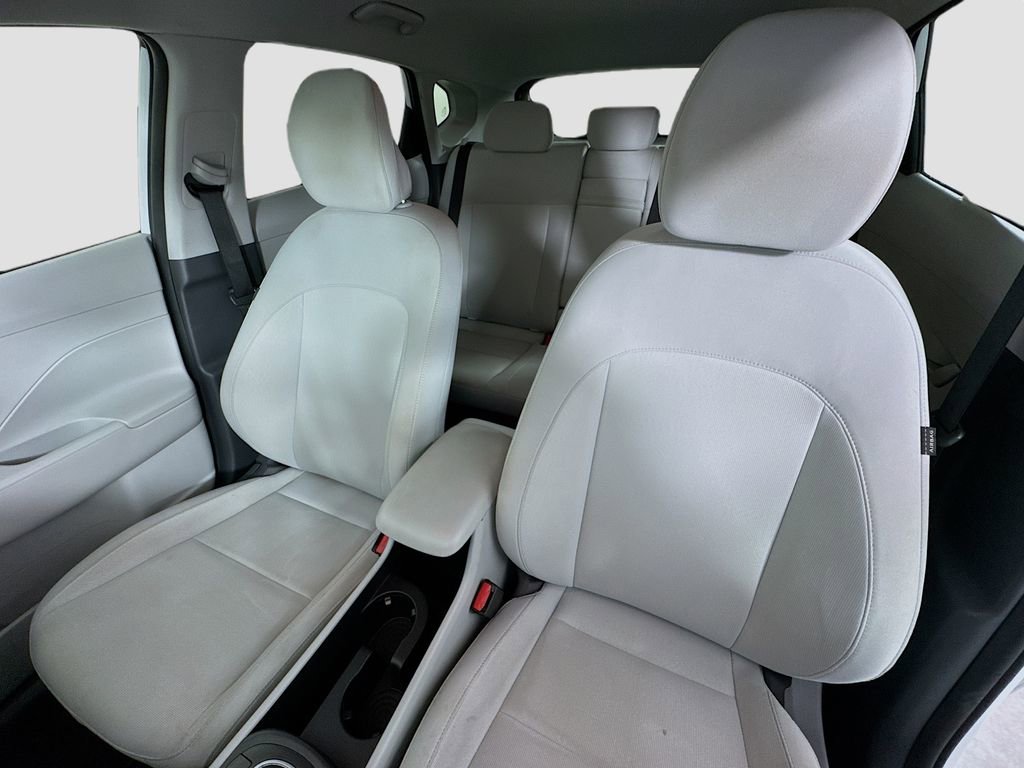 Used 2025 Hyundai Kona SEL FWD image 21