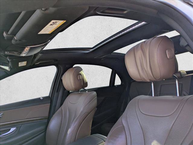 Used 2017 Mercedes-Benz S 550 Sedan image 14