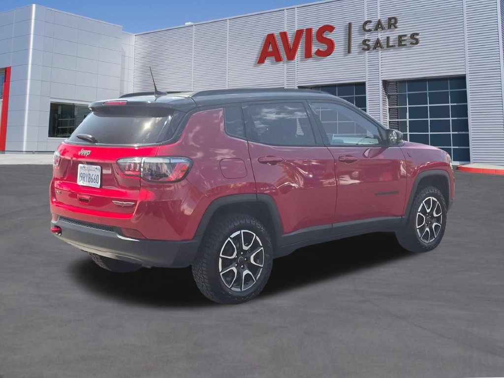 Used 2025 Jeep Compass Trailhawk AWD/4WD image 6