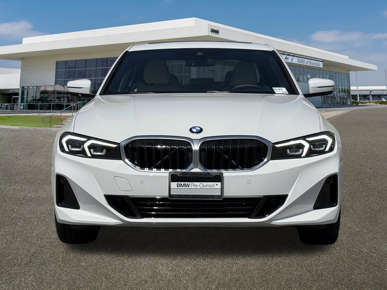 Certified 2025 BMW 330i Sedan RWD image 3