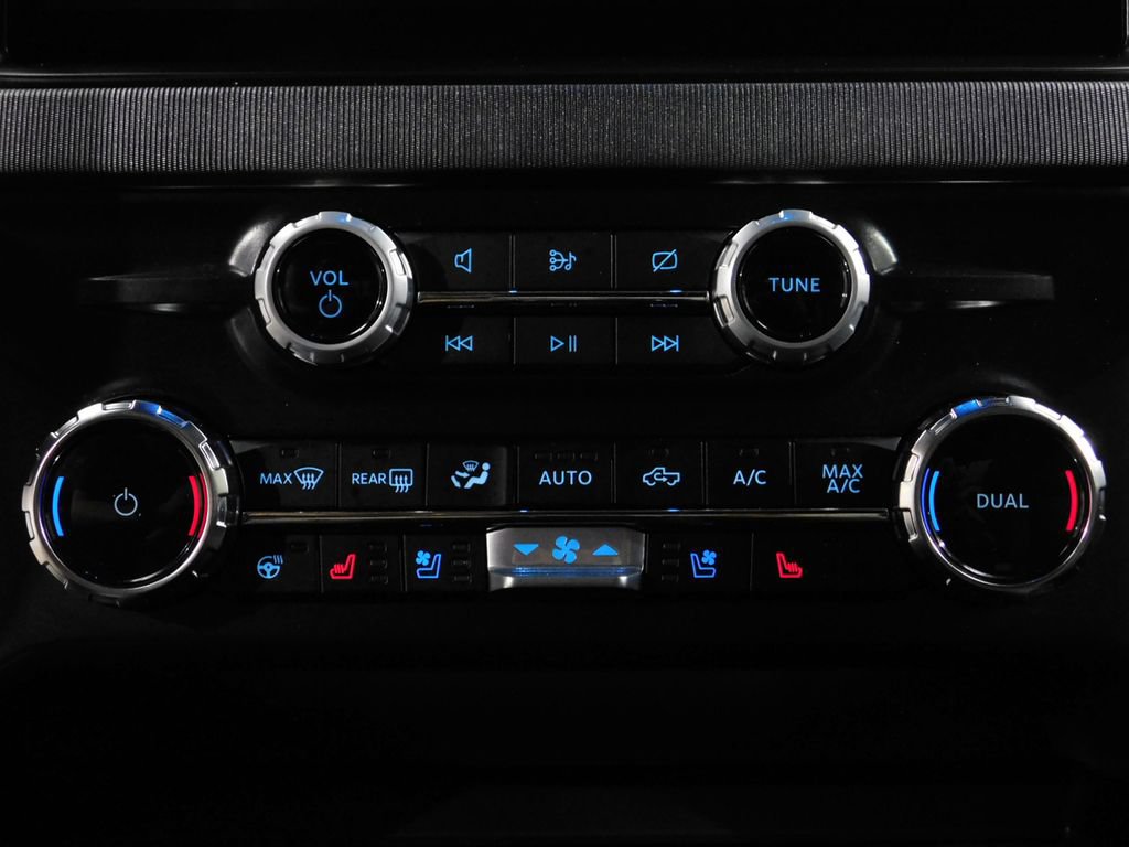 Used 2024 Ford F350 Platinum AWD/4WD image 49