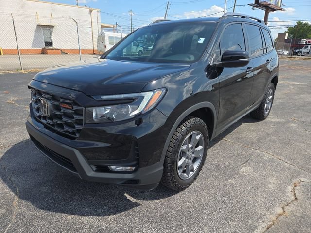 Used 2025 Honda Passport TrailSport image 4