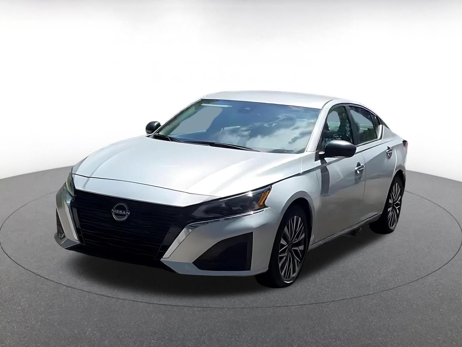 Used 2025 Nissan Altima 2.5 SV FWD image 7