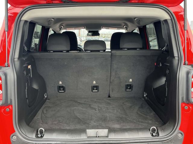 Used 2023 Jeep Renegade Latitude image 19