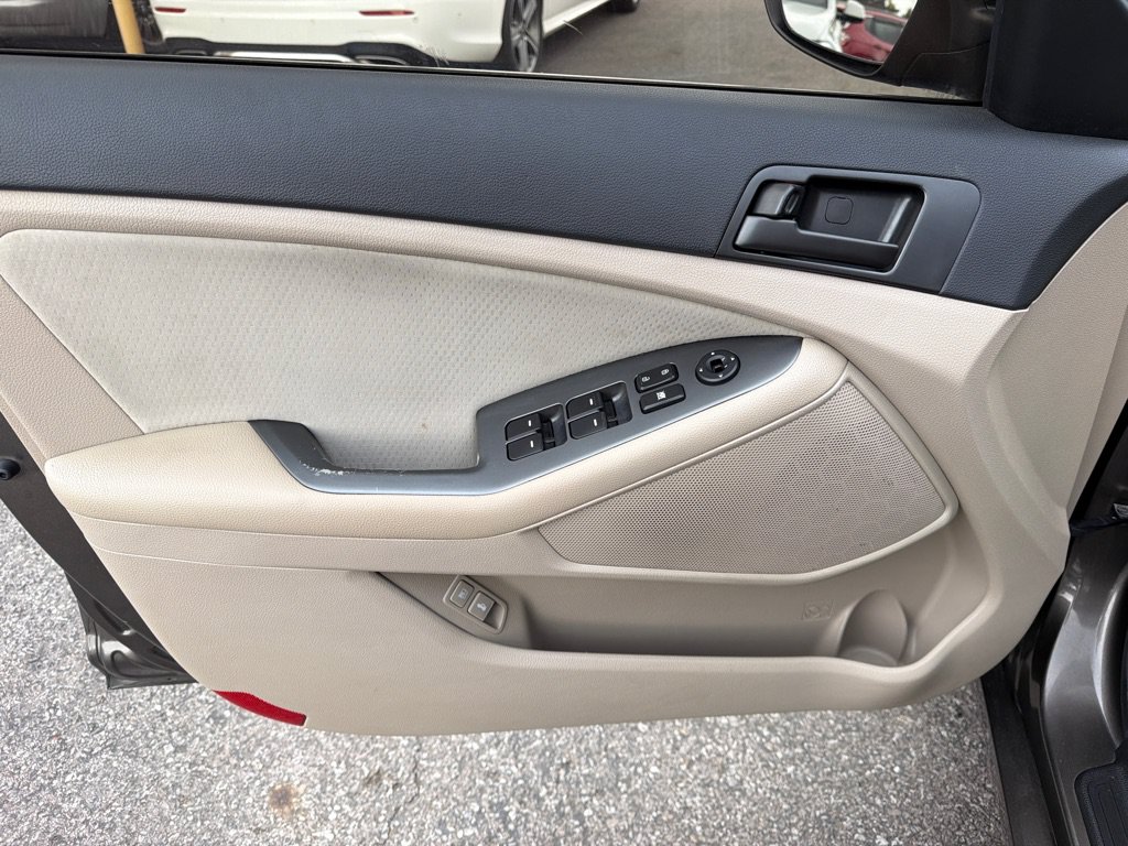Used 2012 Kia Optima LX FWD image 20
