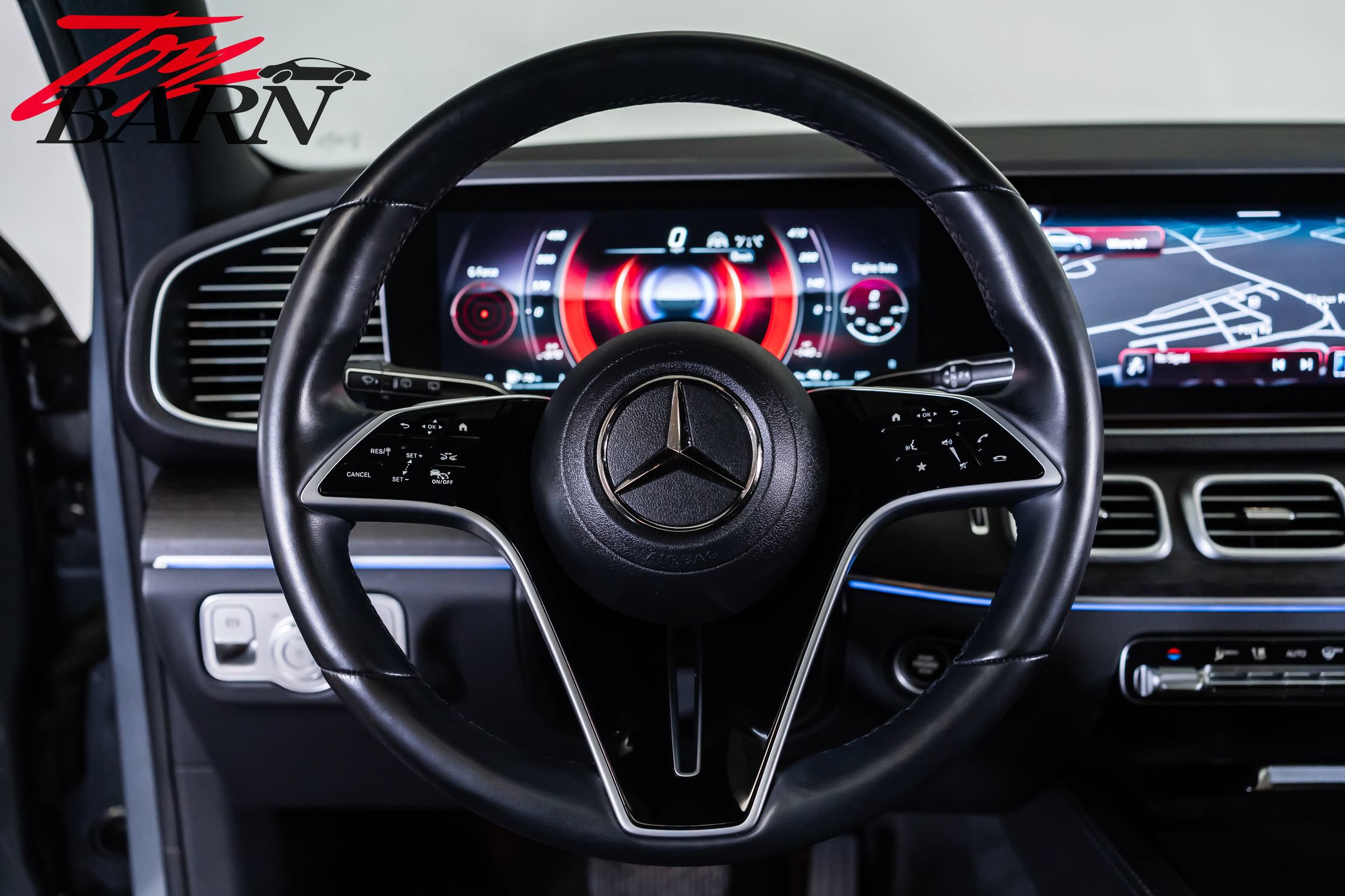 Used 2025 Mercedes-Benz GLE 450e 4MATIC w/ Driver Assistance Package image 29