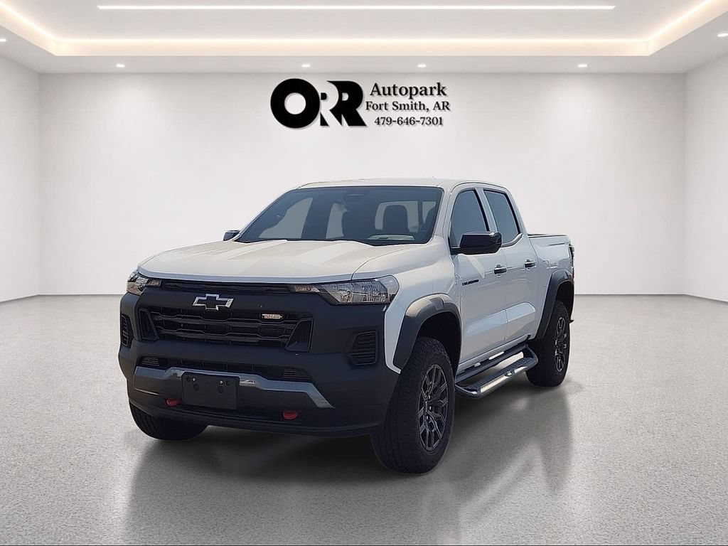 Used 2026 Chevrolet Colorado Trail Boss AWD/4WD image 2