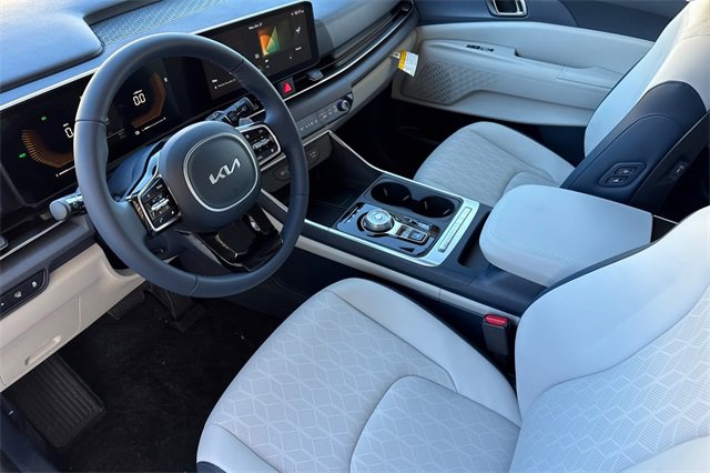 New 2026 Kia Carnival EX image 11