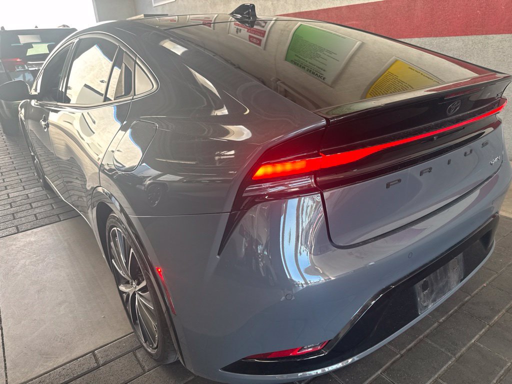 Certified 2024 Toyota Prius XLE FWD image 4