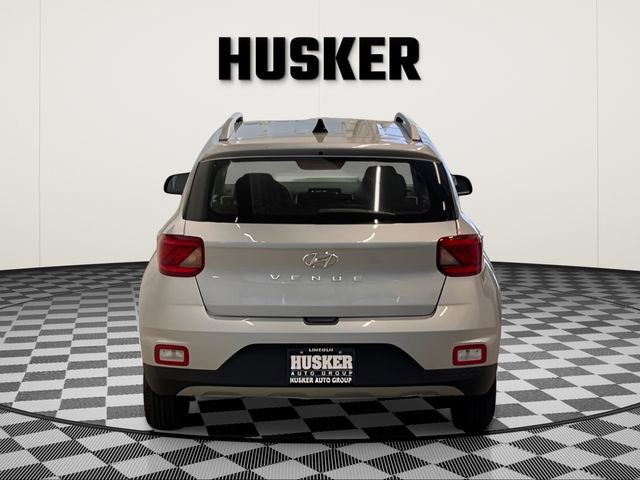 Used 2020 Hyundai Venue SEL FWD image 8