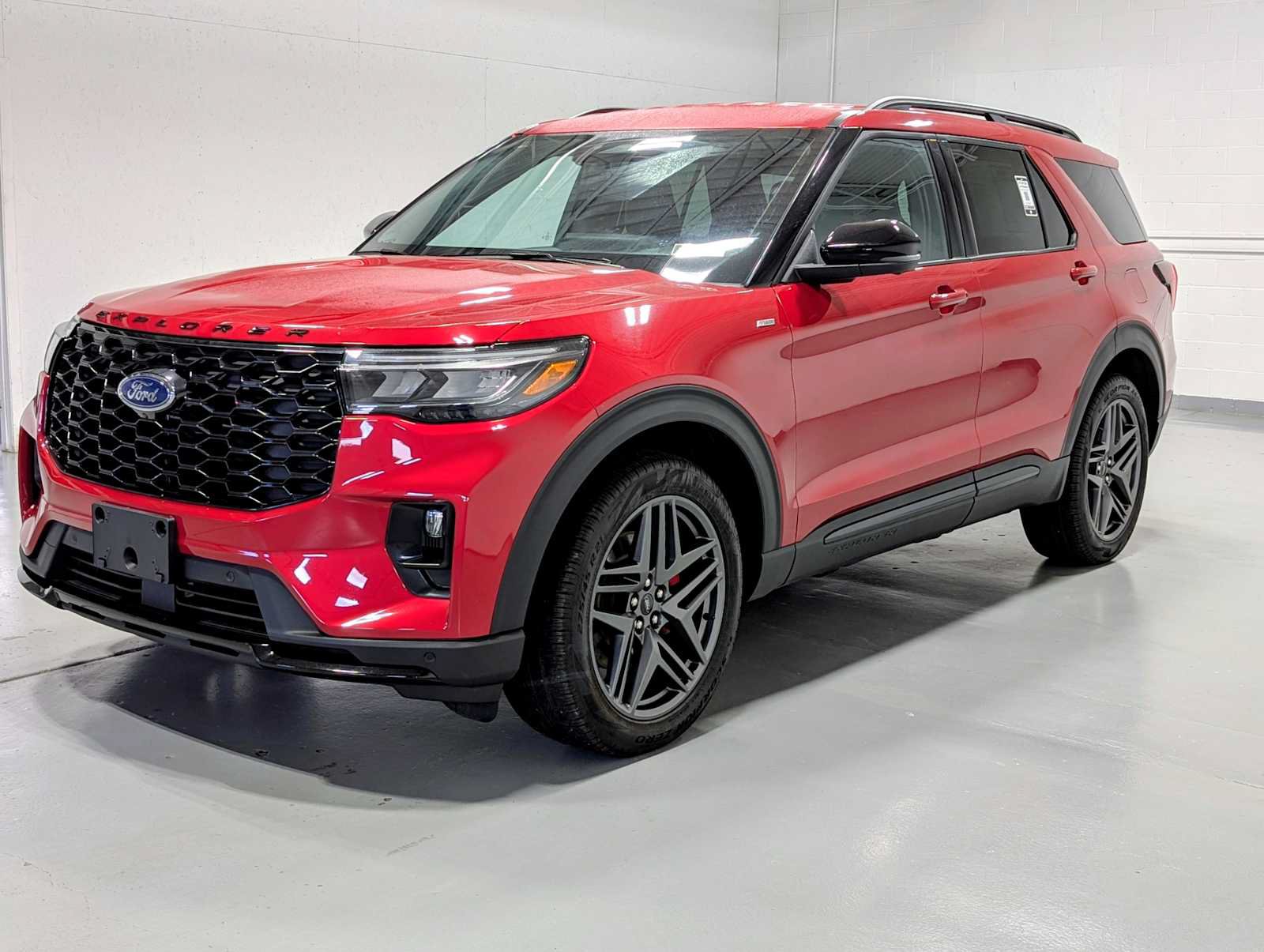 Used 2025 Ford Explorer ST-Line w/ ST-Line Street Pack AWD/4WD image 1