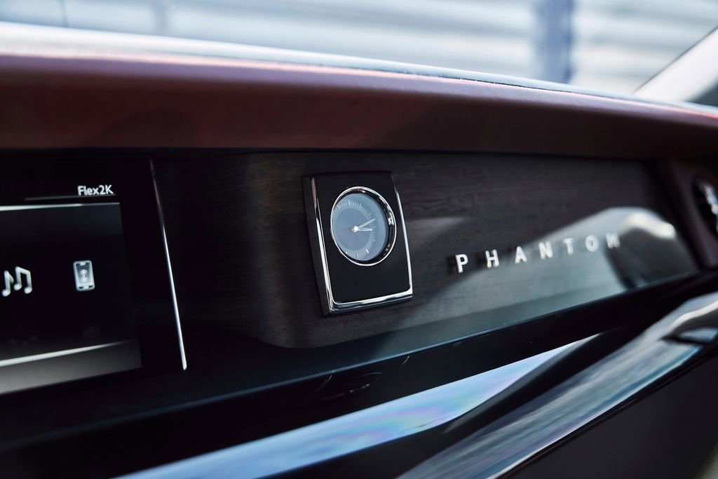 Used 2024 Rolls-Royce Phantom Sedan RWD image 97