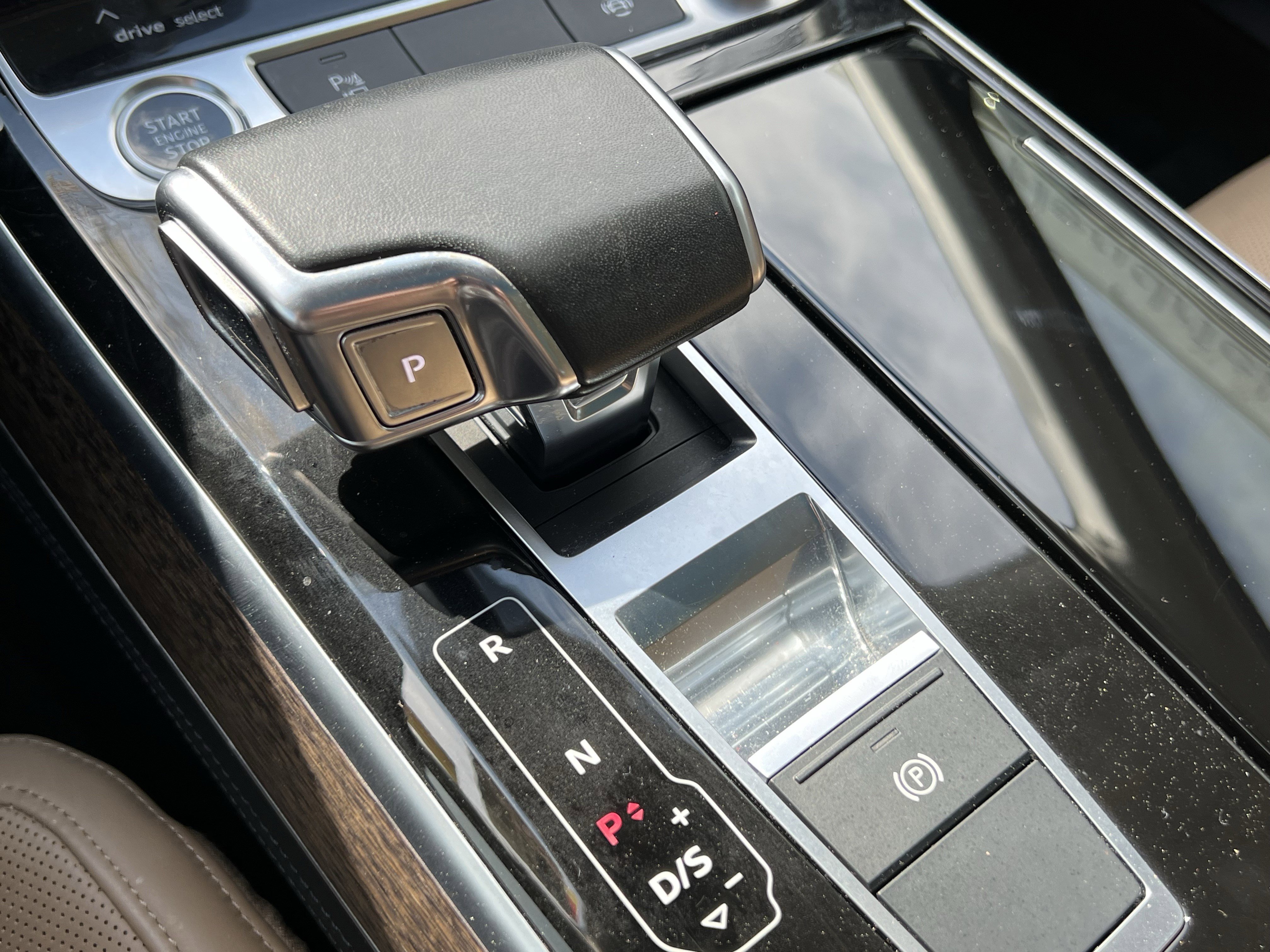 Used 2021 Audi A8 L 4.0T w/ Executive Plus Package image 26