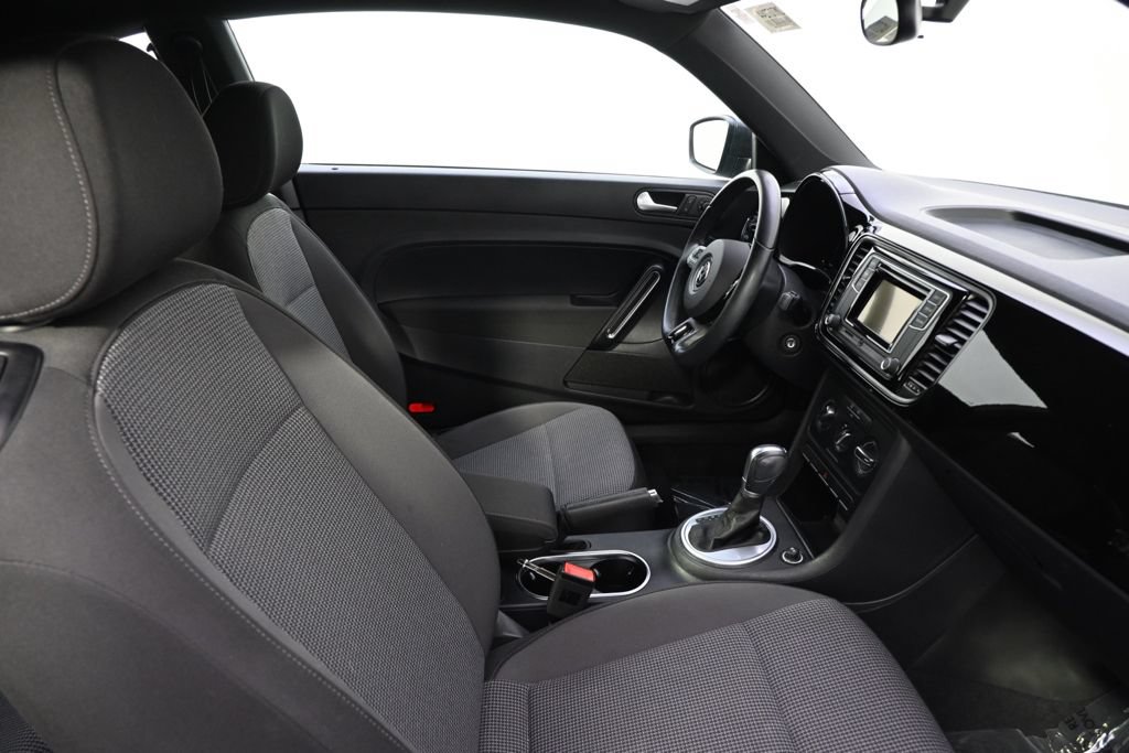 Used 2018 Volkswagen Beetle 2.0T S FWD image 13