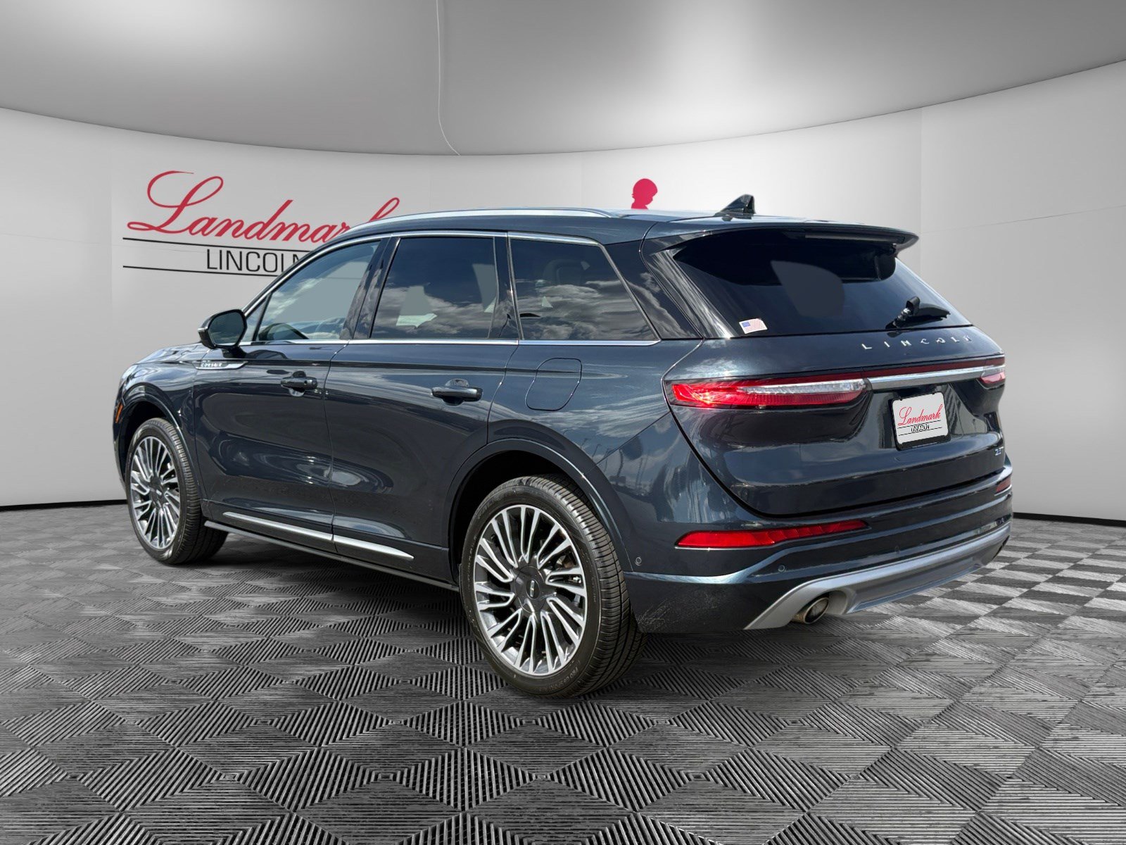 Used 2020 Lincoln Corsair Reserve w/ Equipment Group 201A image 3