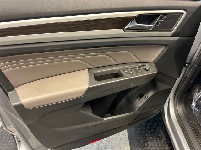 Certified 2023 Volkswagen Atlas SE FWD image 8