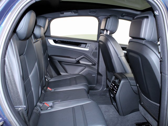 Certified 2024 Porsche Cayenne Coupe image 23