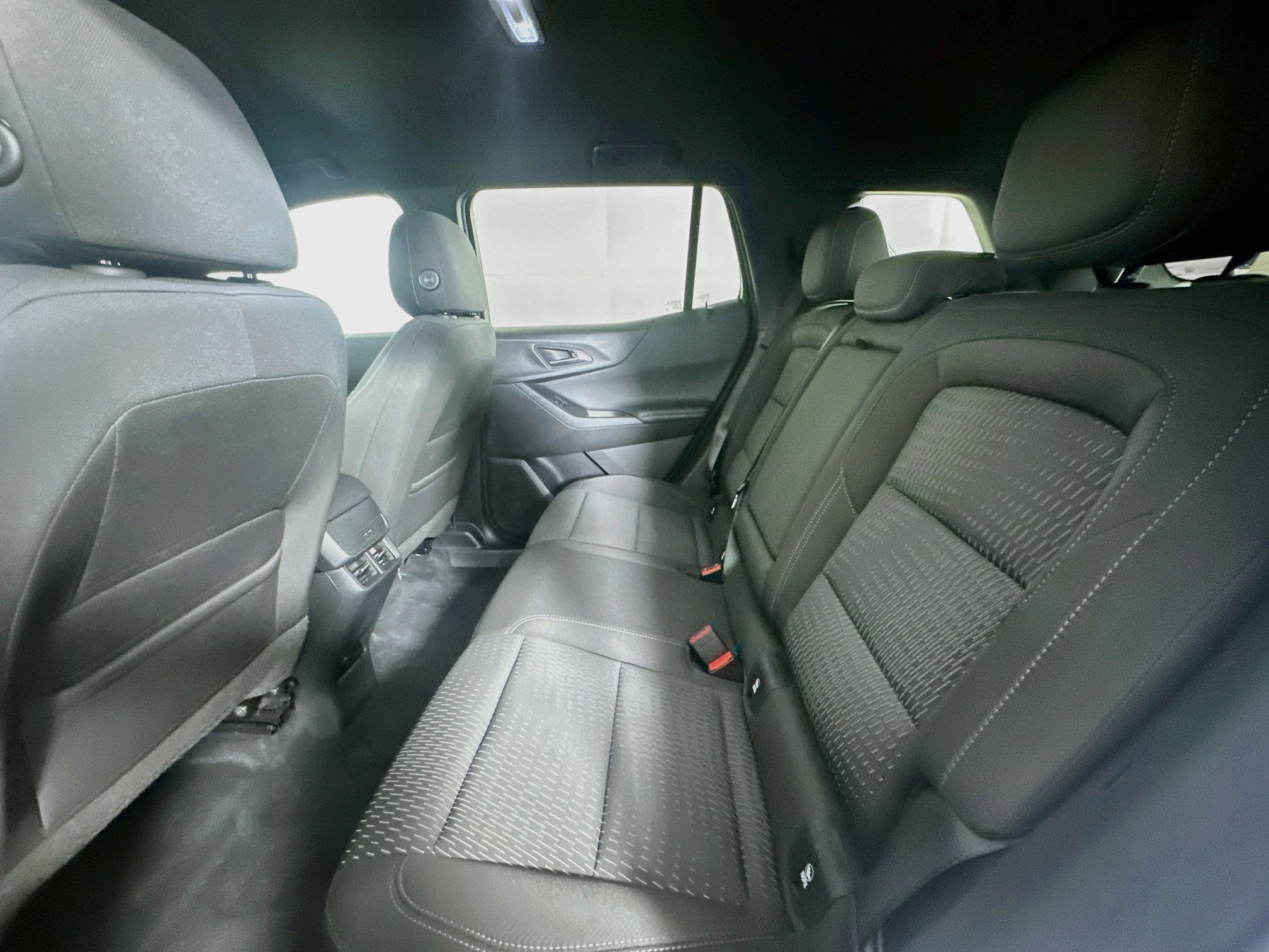 Used 2025 Chevrolet Equinox LT FWD image 27
