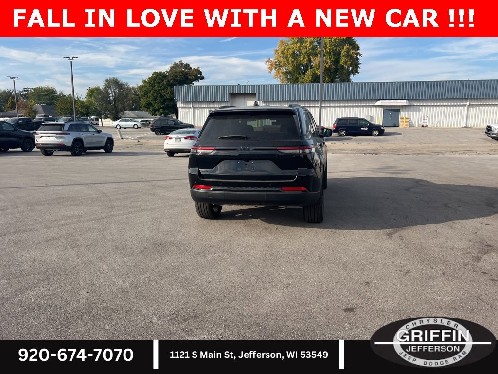 New 2025 Jeep Grand Cherokee Limited w/ Luxury Tech Group II image 10