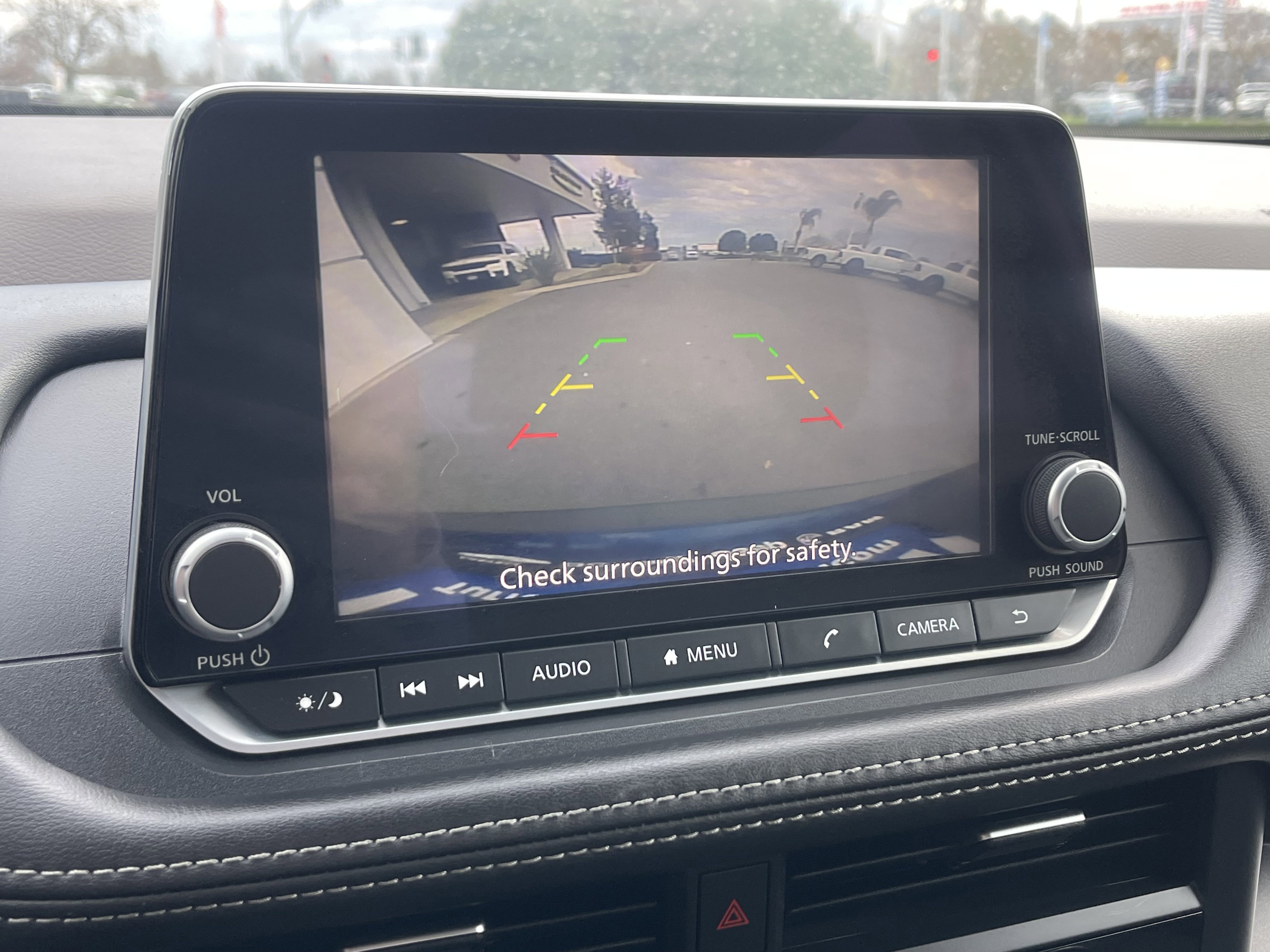 Used 2023 Nissan Rogue SV image 30