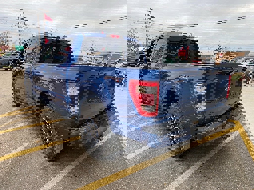 Used 2022 Ford F150 Lariat w/ Equipment Group 502A High image 3