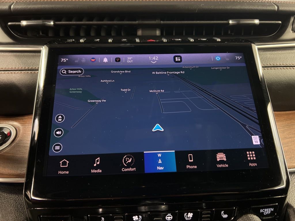 Used 2023 Jeep Grand Cherokee L Summit w/ High Altitude Package image 10