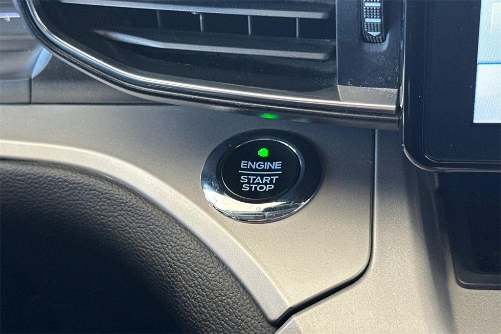 Used 2021 Ford Explorer XLT w/ Equipment Group 202A image 26