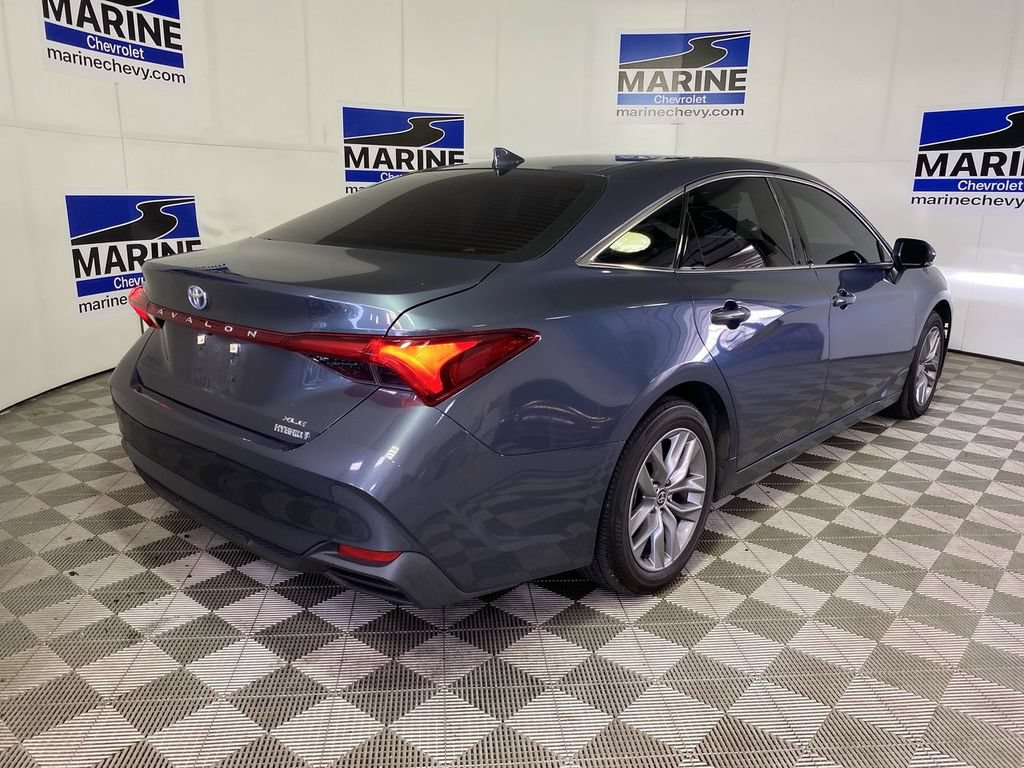 Used 2022 Toyota Avalon XLE FWD image 16