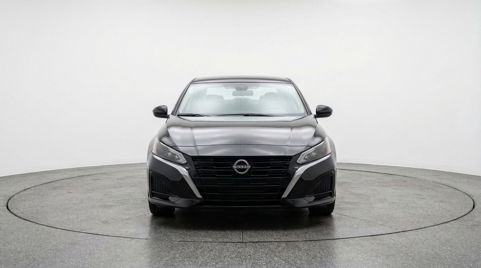 Used 2025 Nissan Altima 2.5 SV image 2