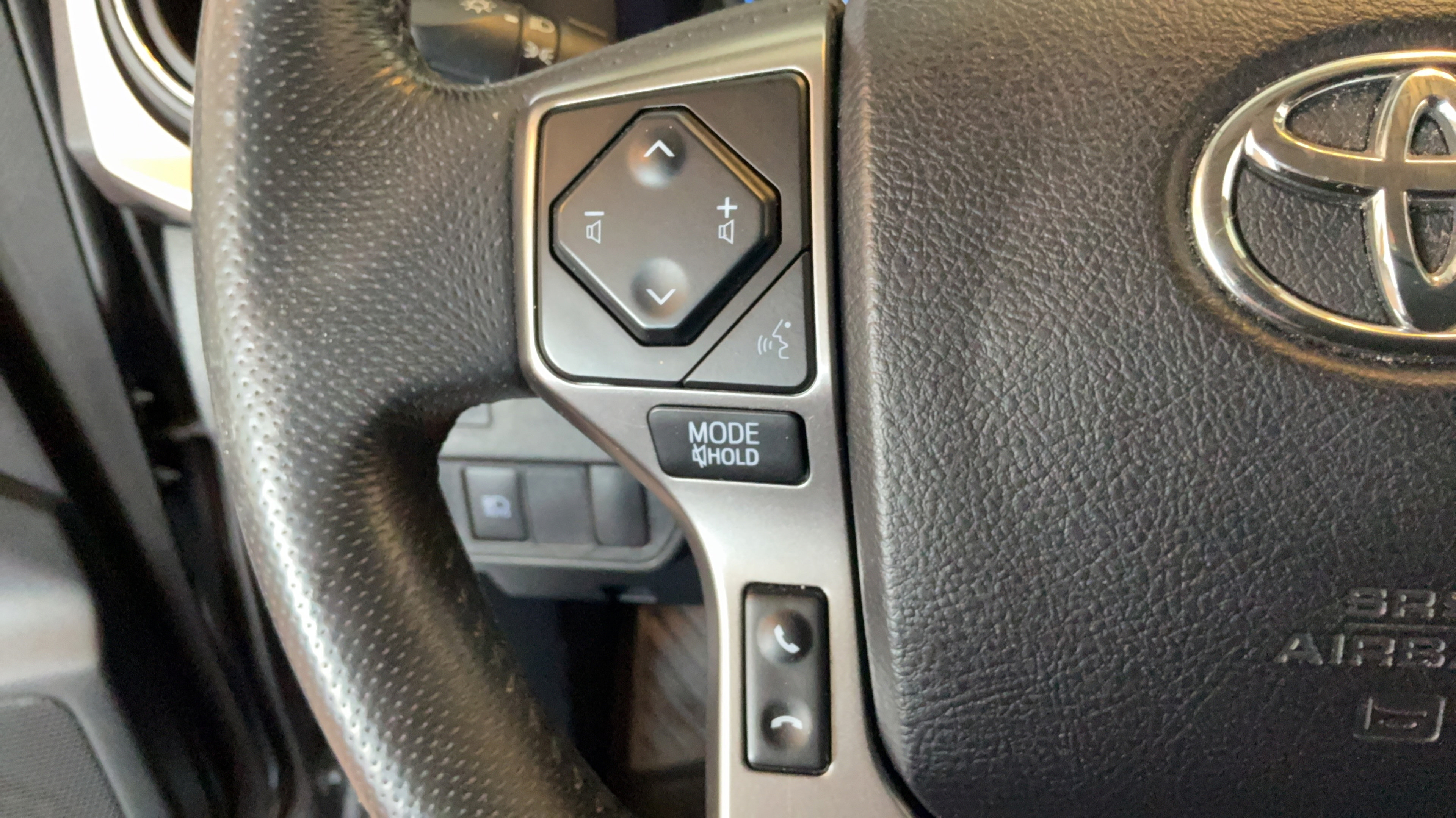 Used 2021 Toyota Tacoma SR5 RWD image 18