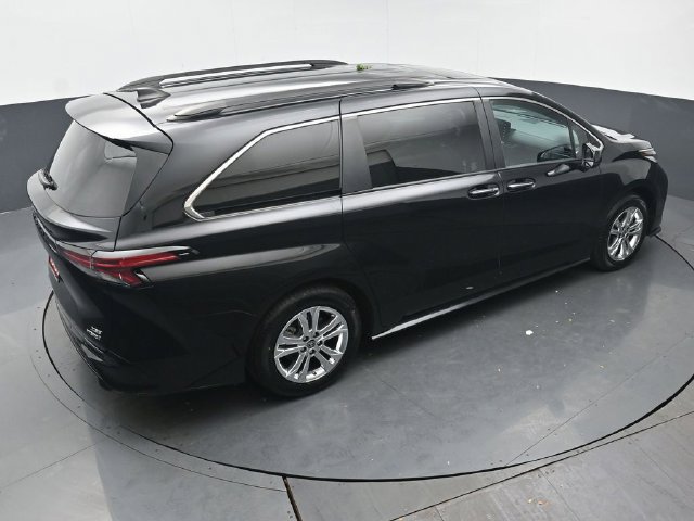 Used 2023 Toyota Sienna XSE w/ XSE Plus Package AWD/4WD image 41