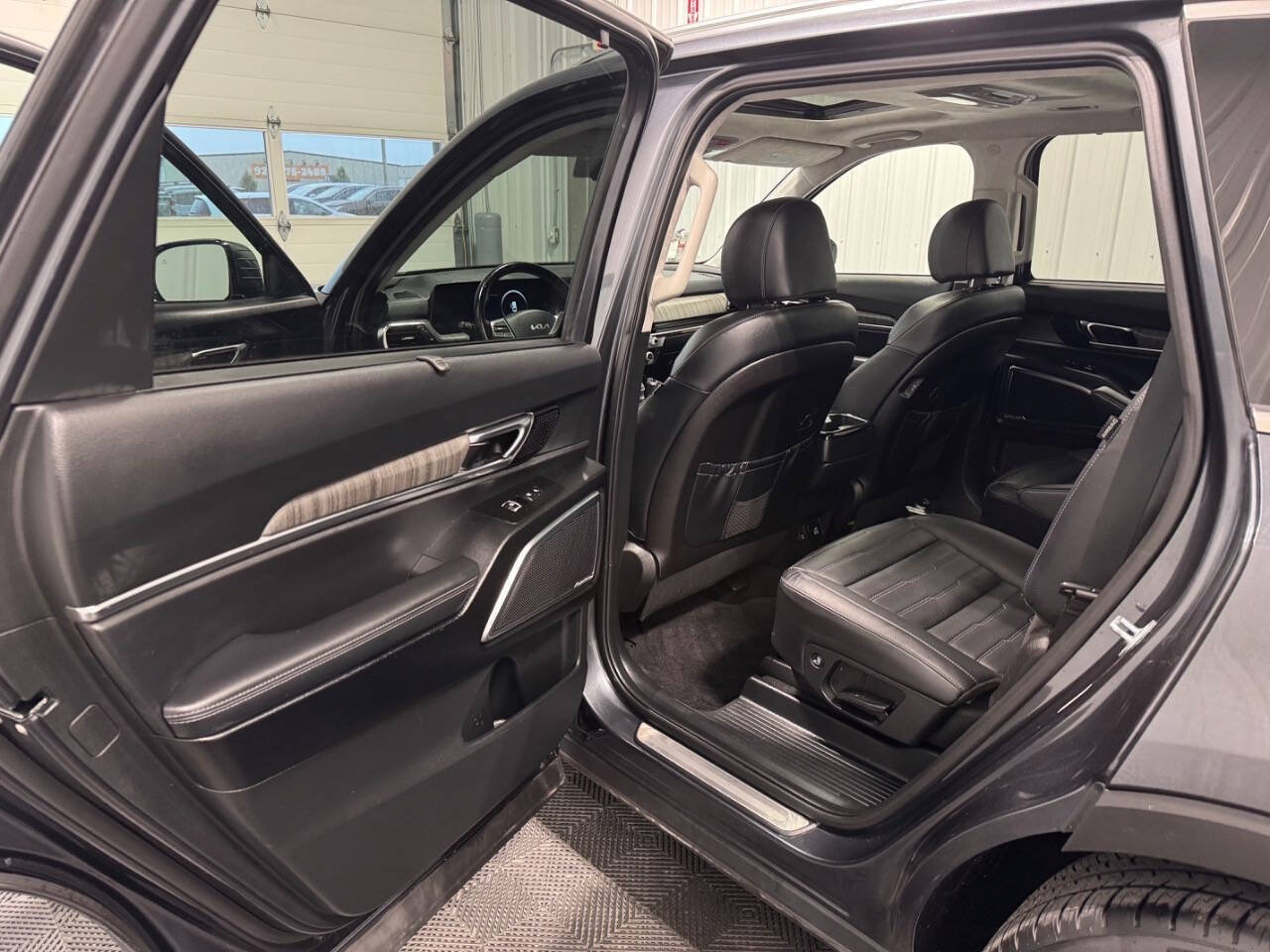Used 2023 Kia Telluride SX Prestige X-Line AWD/4WD image 13