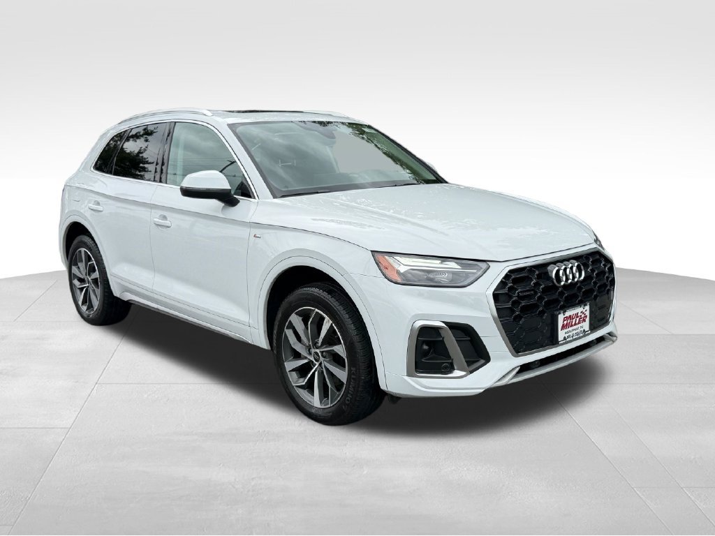 Used 2023 Audi Q5 2.0T Premium w/ Convenience Package AWD/4WD image 3