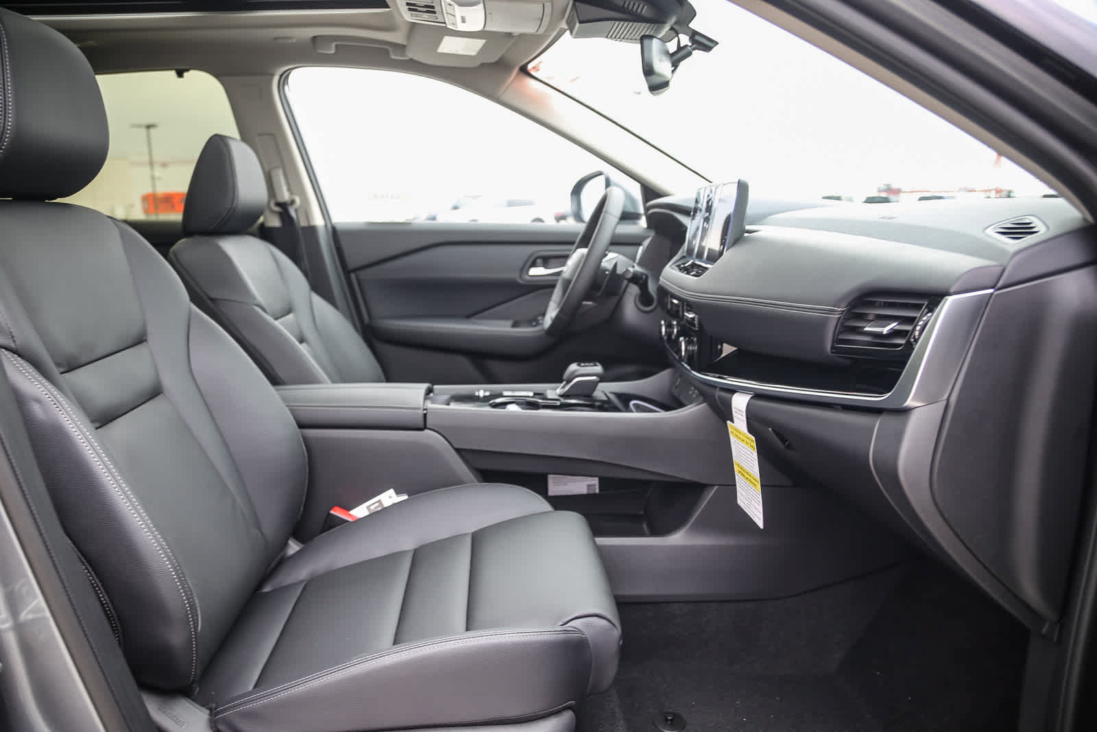 New 2025 Nissan Rogue SL w/ SL Premium Package FWD image 16