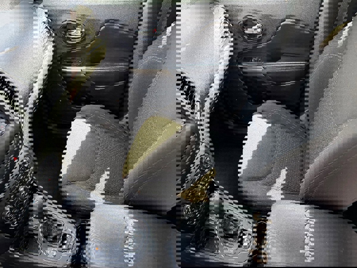 Used 2019 Jeep Cherokee Latitude w/ Popular Appearance Group image 17