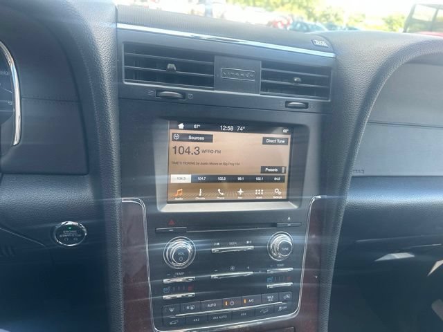 Used 2017 Lincoln Navigator Select AWD/4WD image 9