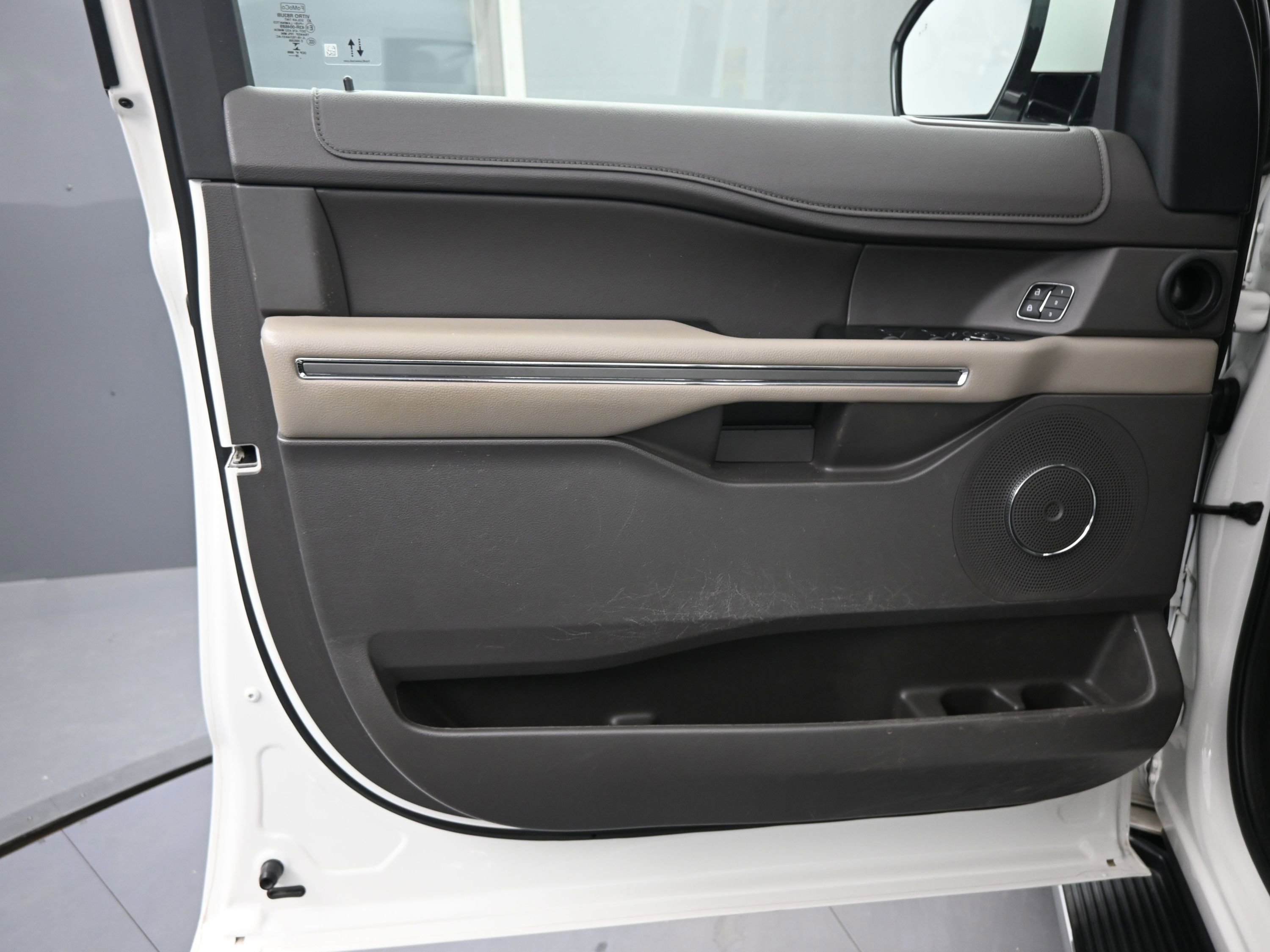 Used 2020 Ford Expedition XLT w/ Equipment Group 202A image 16