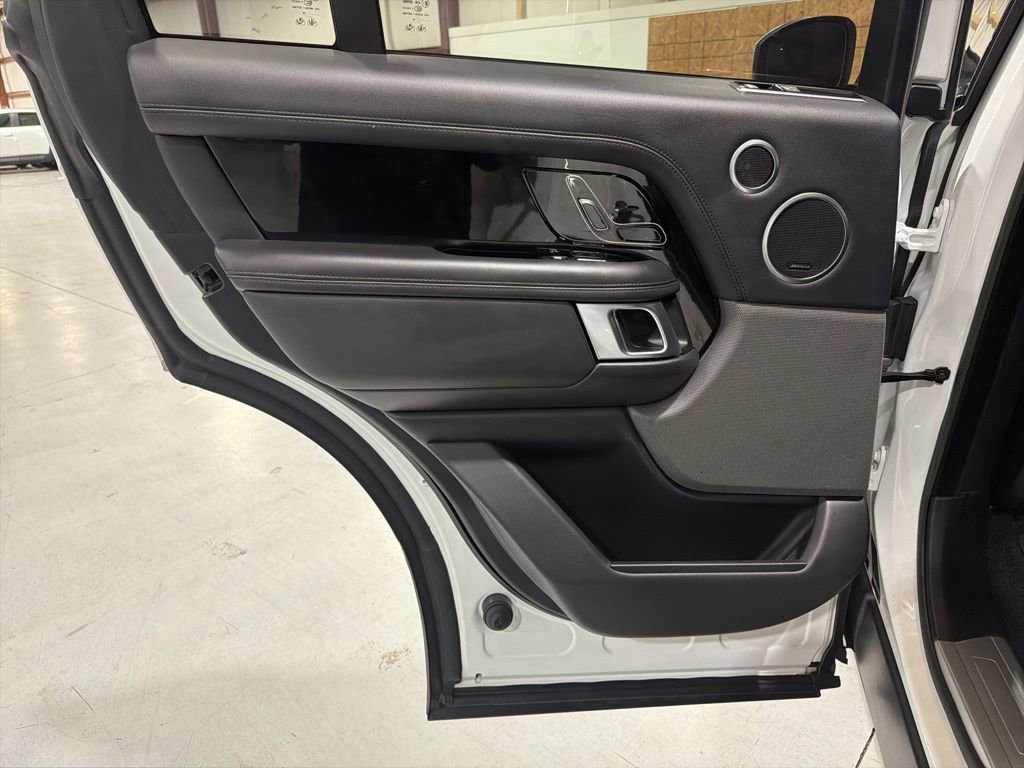 Used 2018 Land Rover Range Rover HSE image 34