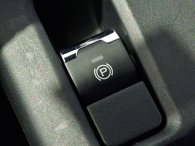 Certified 2025 Subaru Forester Premium image 24