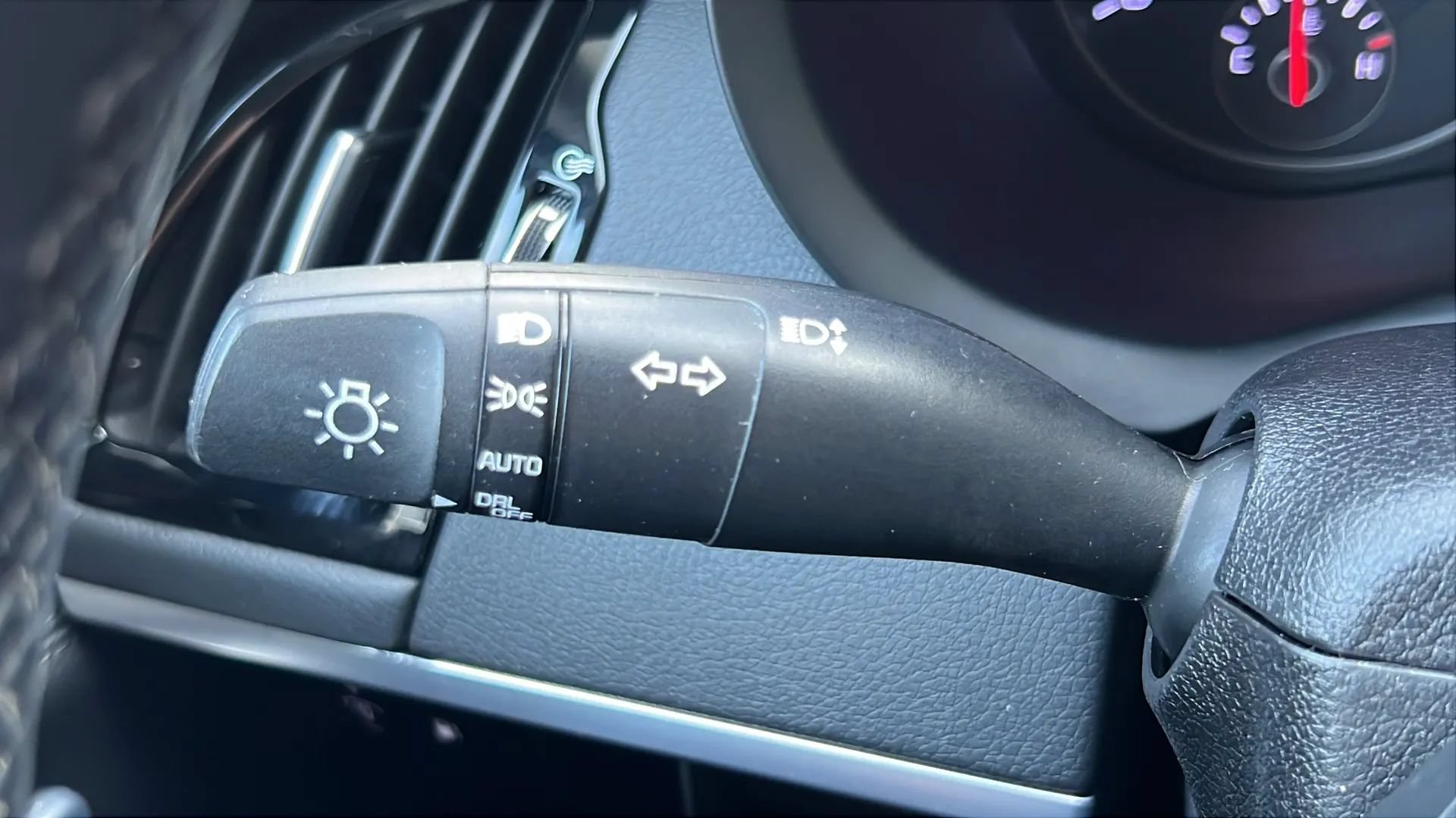Used 2018 Kia Stinger RWD image 53