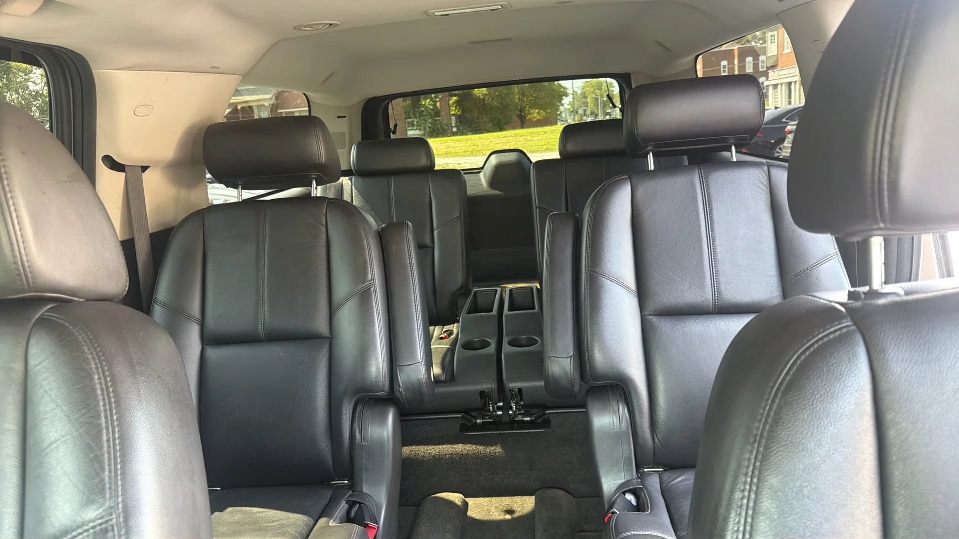 Used 2008 Chevrolet Suburban LTZ w/ LTZ Preferred Equipment Group AWD/4WD image 11