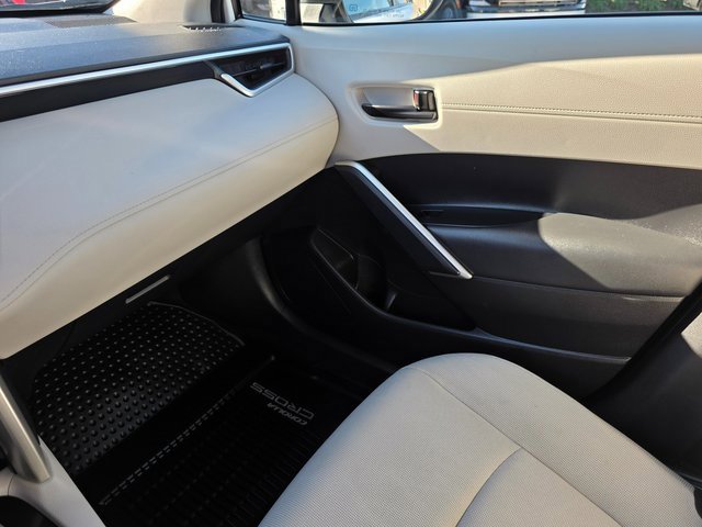 Used 2022 Toyota Corolla Cross LE image 34