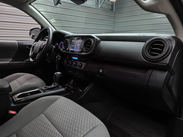 Used 2022 Toyota Tacoma SR AWD/4WD image 14