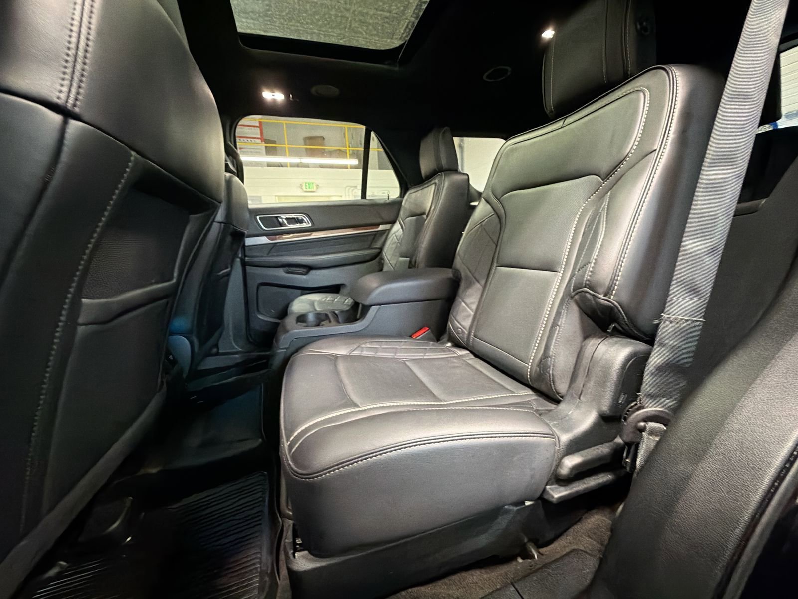 Used 2018 Ford Explorer Platinum image 24