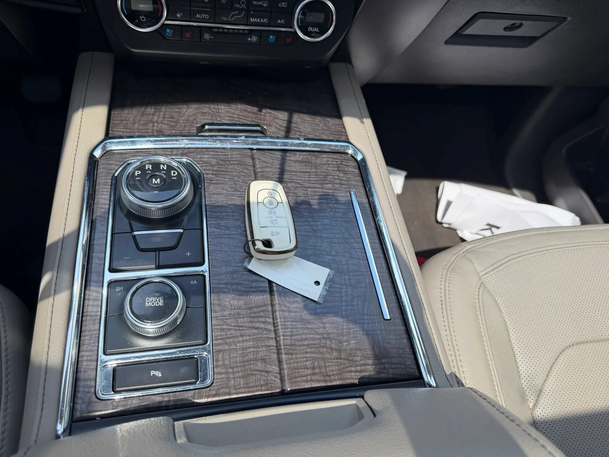 Used 2020 Ford Expedition Max Limited w/ Equipment Group 301A AWD/4WD image 11