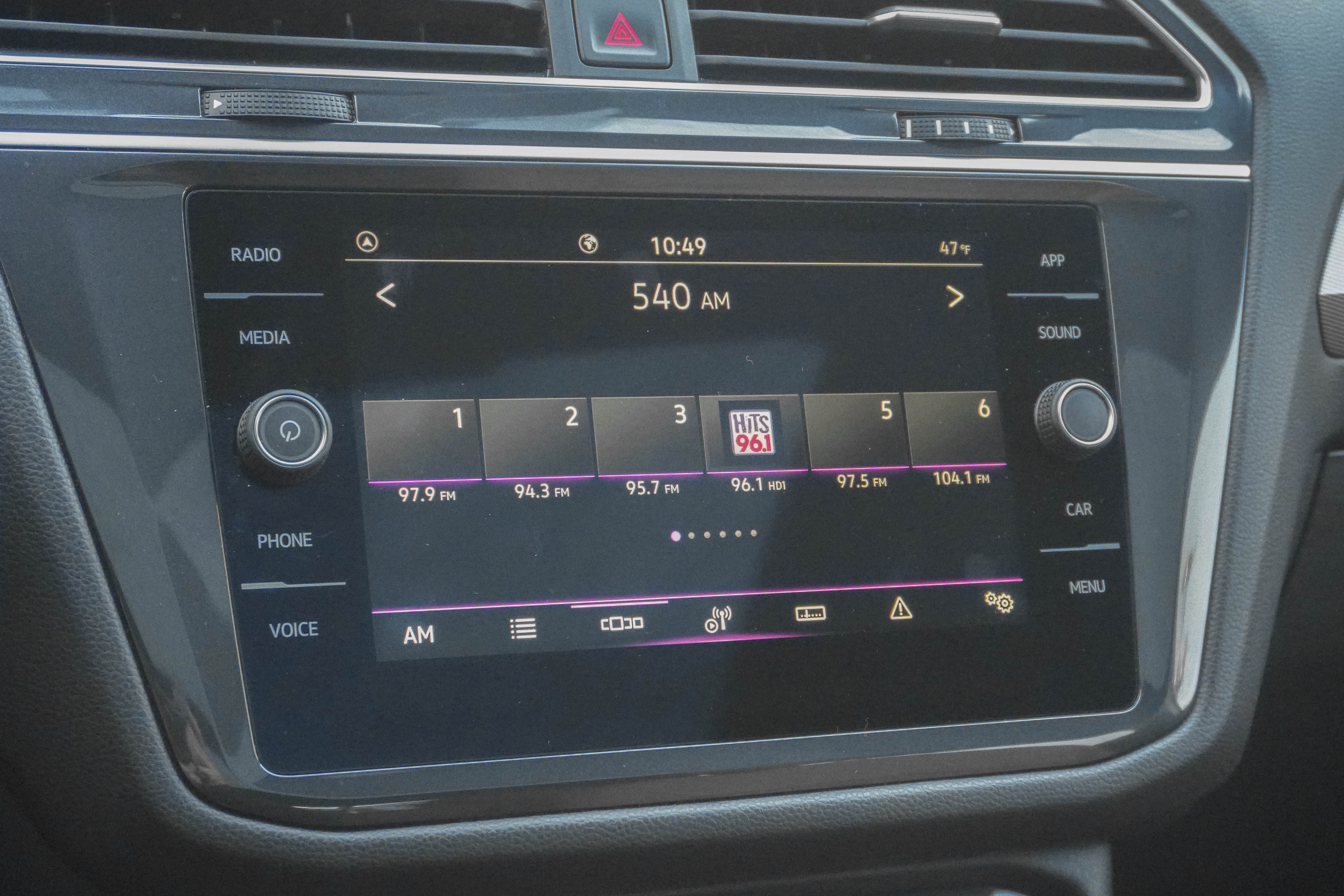 Used 2024 Volkswagen Tiguan SE R-Line image 19